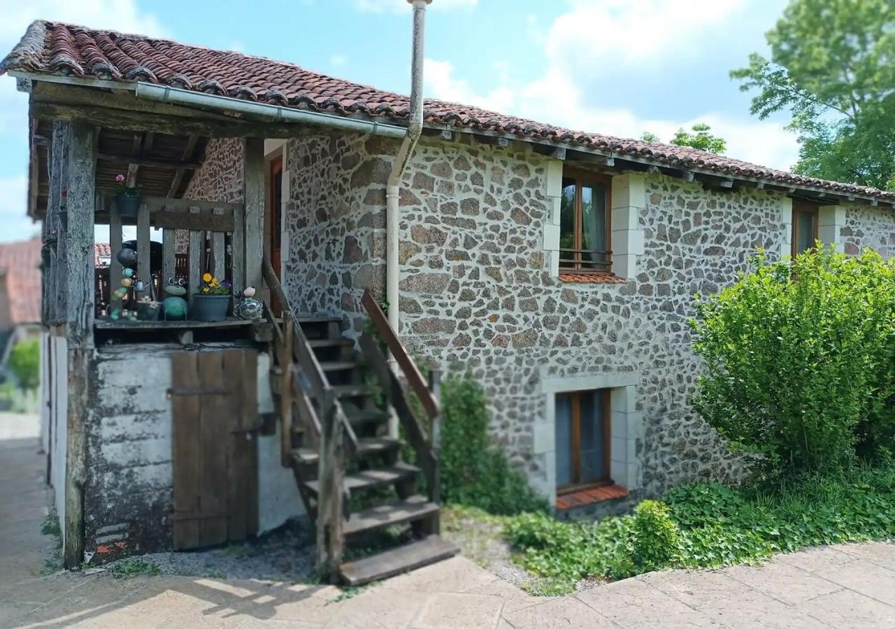 Tranquille Vienne Gites A Chirac Dept Charente Exteriör bild