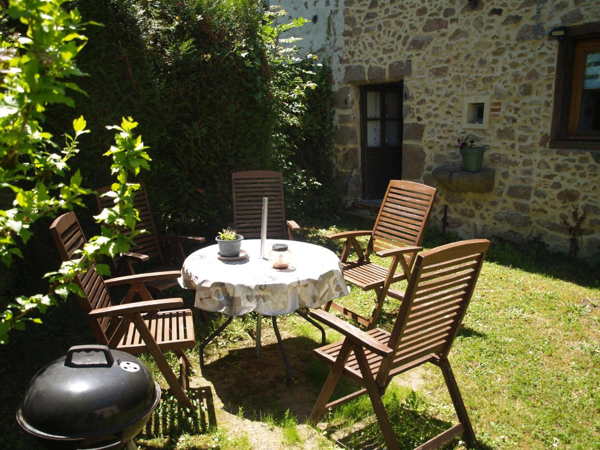 Tranquille Vienne Gites A Chirac Dept Charente Exteriör bild