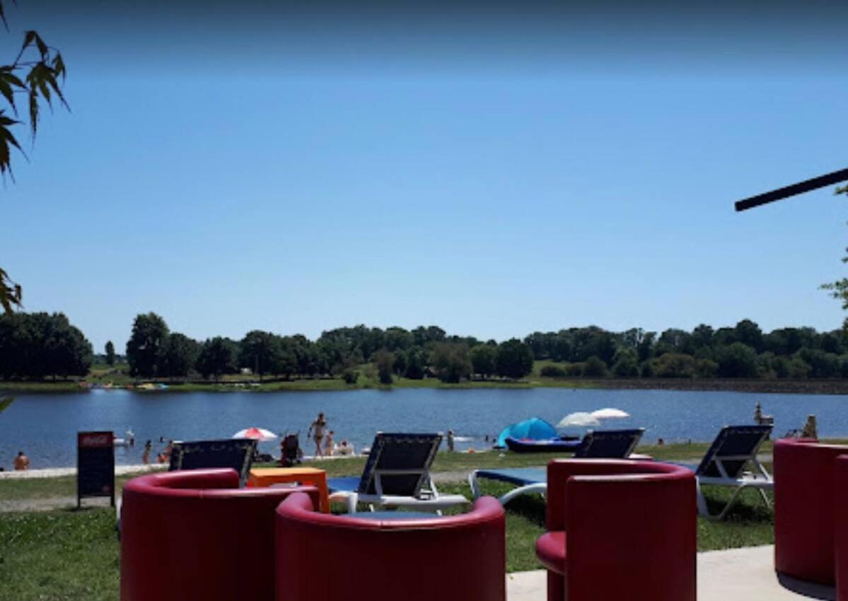 Tranquille Vienne Gites A Chirac Dept Charente Exteriör bild