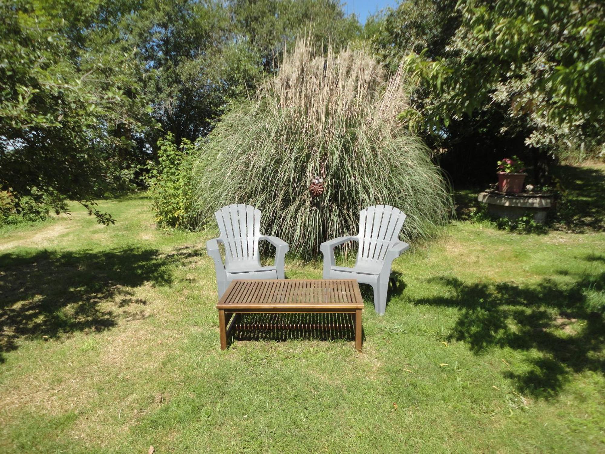 Tranquille Vienne Gites A Chirac Dept Charente Exteriör bild